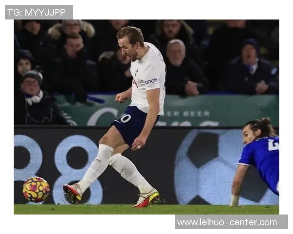 英超经典对决曼联逆转热刺神扑瞬间成比赛转折点