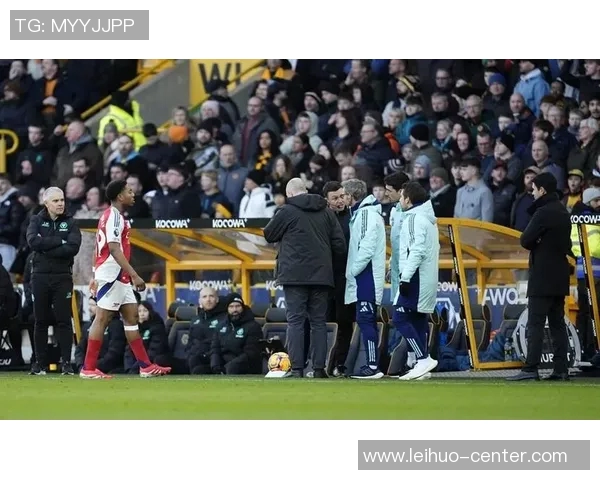 中超激战多特蒙德逆转阿森纳帽子戏法引发争议判罚全场沸腾