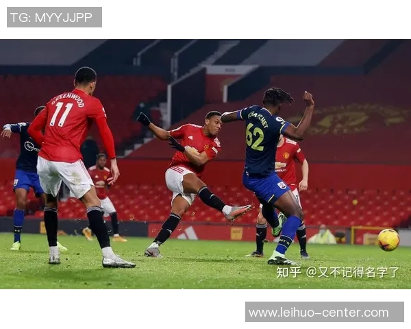 意甲激战：里昂大胜曼联红牌事件引发全场热议