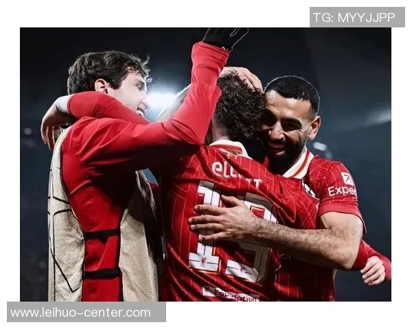 世界杯激战巴萨与利物浦1比1平绝杀瞬间引发争议判罚全场沸腾