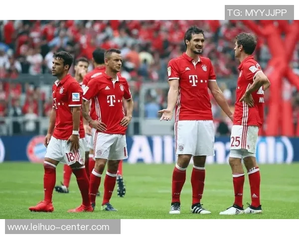 意甲精彩对决：拜仁与莱比锡战成平局乌龙球成比赛转折点解析